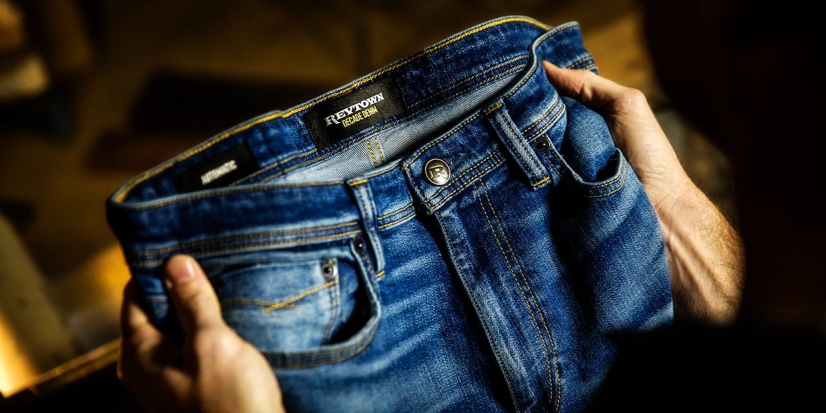 The Best Online Jeans Startup For Men Mugsy Vs Revtown