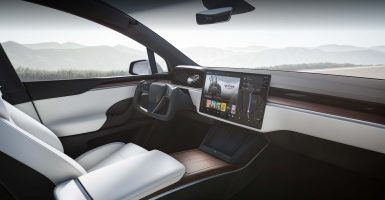 tesla full self-driving autopilot