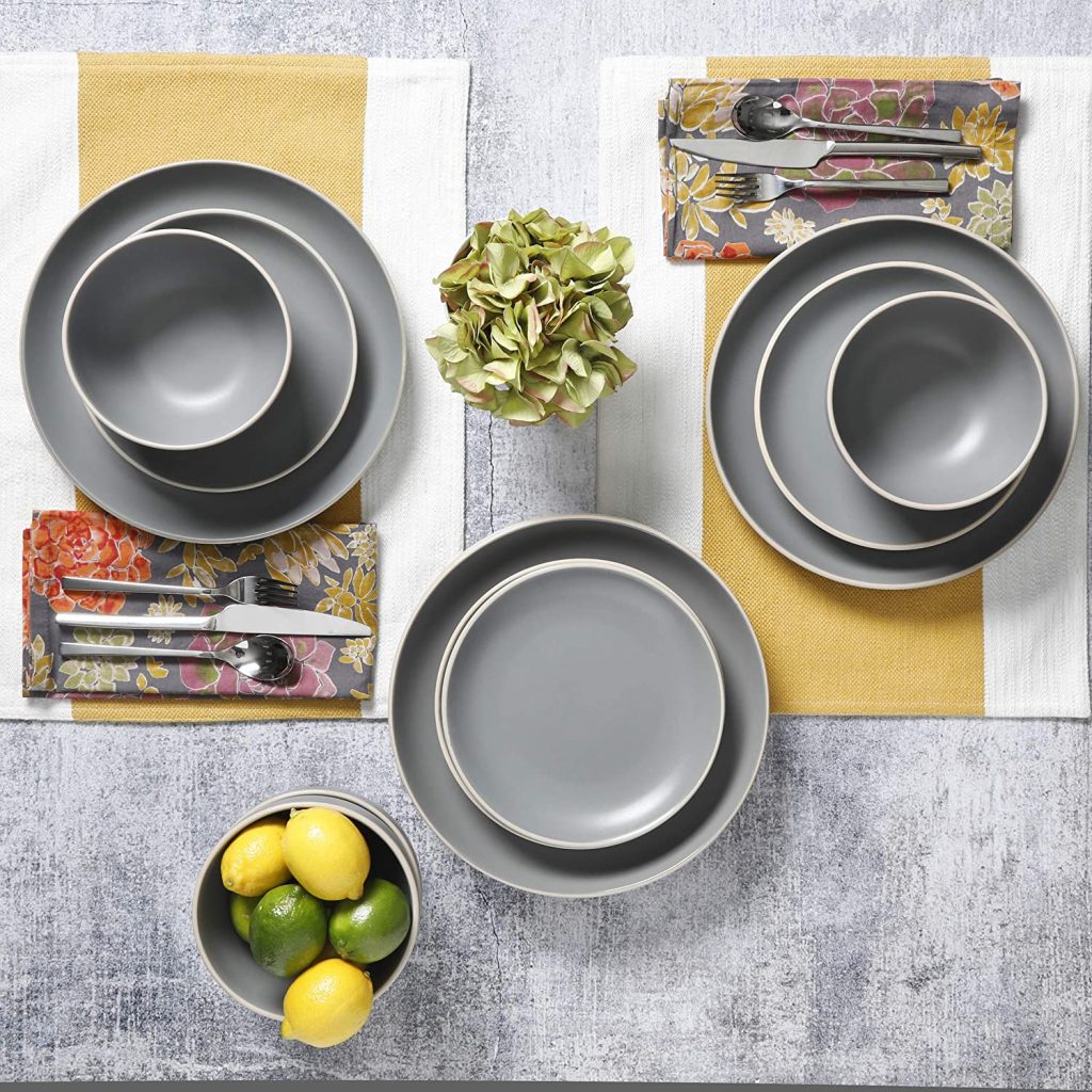 dinnerware set