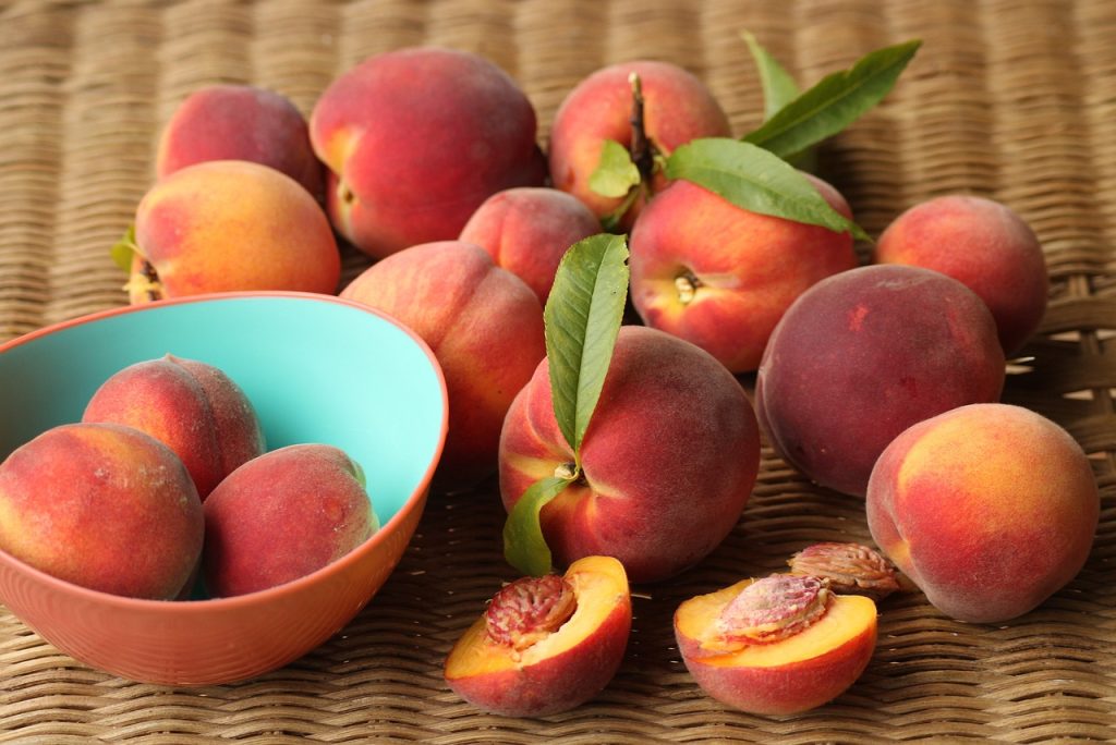 canned yellow peaches