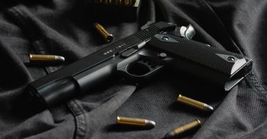 guns airports